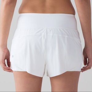 Lululemon Squad Goals Shorts 3.5 in w/ pockets | sz 6 | Like New Condition